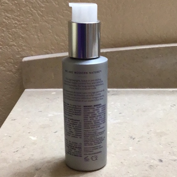 Monat Studio One Frizz-Fix Serum - Picture 4 of 4